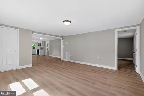 Living - 586 Eldon Yates Dr, Stanley, VA 22851 photo 2 of 5