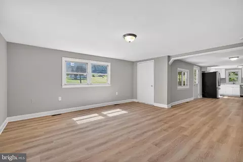 Living - 586 Eldon Yates Dr, Stanley, VA 22851 photo 1 of 5