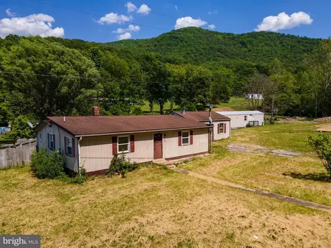 753 Steam Hollow Rd, Shenandoah, VA 22849