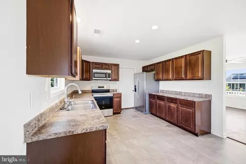 Kitchen - 135 Leola Loop, Stanley, VA 22851 photo 2 of 3