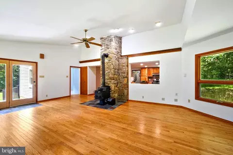 Living - 145 Weakley Ln, Stanley, VA 22851 photo 3 of 3