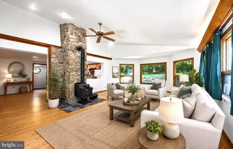 Living - 145 Weakley Ln, Stanley, VA 22851 photo 1 of 3