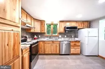 Entry Way - 145 Weakley Ln, Stanley, VA 22851 photo 1 of 2