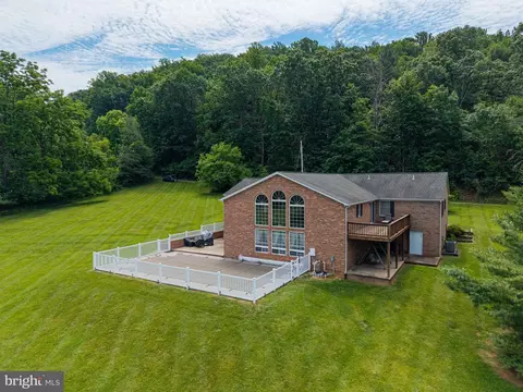 402 Lauck Ln, Stanley, VA 22851