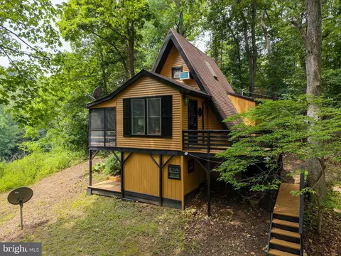 160 Piney Knoll Pl, Shenandoah, VA 22849