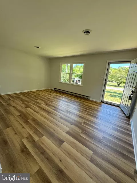 Living - 2 Springcrest Dr, Luray, VA 22835 photo 1 of 2