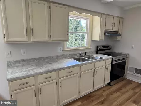 Kitchen - 2 Springcrest Dr, Luray, VA 22835 photo 2 of 3