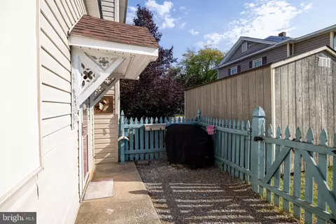 Exterior - 418 E Main St, Luray, VA 22835 photo 16 of 23