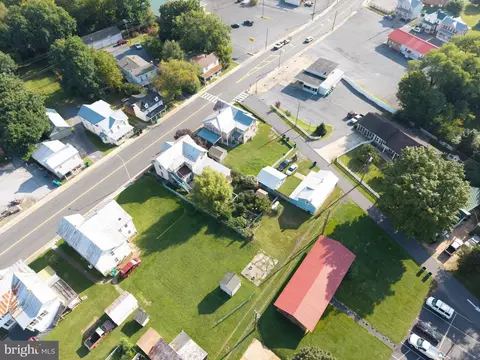View/Area - 418 E Main St, Luray, VA 22835 photo 1 of 10