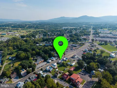 View/Area - 418 E Main St, Luray, VA 22835 photo 10 of 10