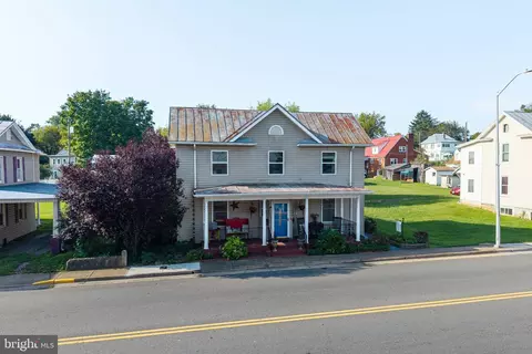 Exterior - 418 E Main St, Luray, VA 22835 photo 2 of 23