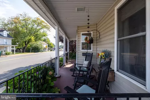 Exterior - 418 E Main St, Luray, VA 22835 photo 6 of 23