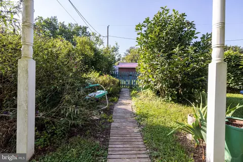 Exterior - 418 E Main St, Luray, VA 22835 photo 19 of 23