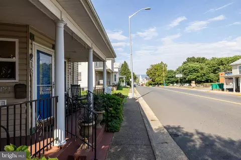 Exterior - 418 E Main St, Luray, VA 22835 photo 9 of 23
