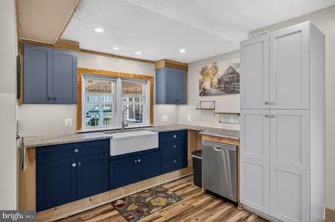 Kitchen - 418 E Main St, Luray, VA 22835 photo 7 of 10