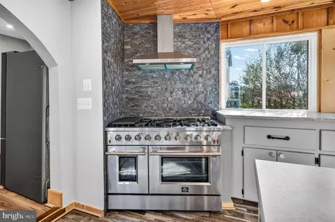 Kitchen - 418 E Main St, Luray, VA 22835 photo 6 of 10