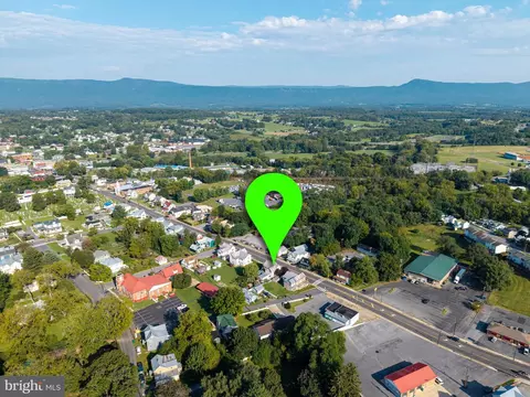 View/Area - 418 E Main St, Luray, VA 22835 photo 9 of 10