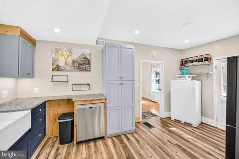 Kitchen - 418 E Main St, Luray, VA 22835 photo 10 of 10