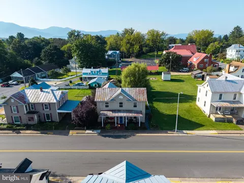 View/Area - 418 E Main St, Luray, VA 22835 photo 2 of 10