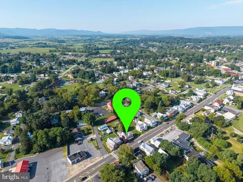View/Area - 418 E Main St, Luray, VA 22835 photo 8 of 10