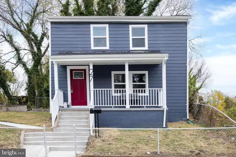 27 S Jones St, Petersburg, VA 23803