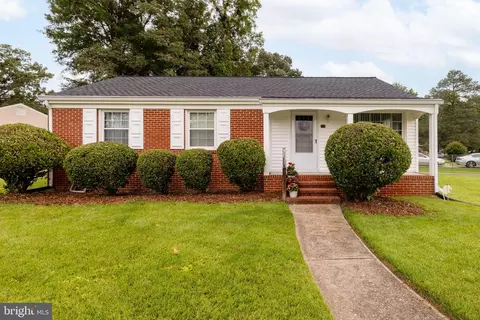 217 Deerfield Dr, Petersburg, VA 23805