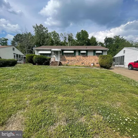 417 Round Top Ave, Petersburg, VA 23803