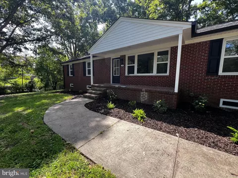 716 Old Wagner Rd, Petersburg, VA 23805
