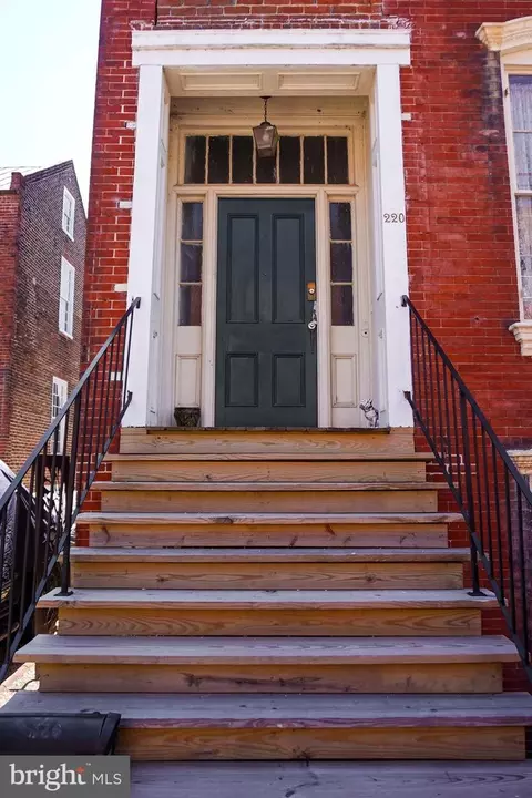 220 High St, Petersburg, VA 23803