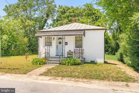 24 S Burch St, Petersburg, VA 23803