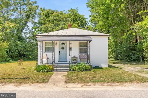 24 S Burch St, Petersburg, VA 23803