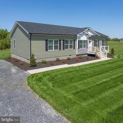1005 Levi Rd, Green Bay, VA 23942