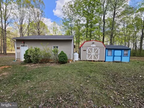 Exterior - 7962 Five Forks Rd, Pamplin, VA 23958 photo 6 of 8