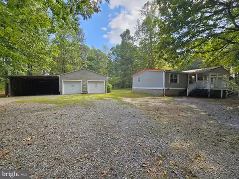 Exterior - 7962 Five Forks Rd, Pamplin, VA 23958 photo 2 of 8