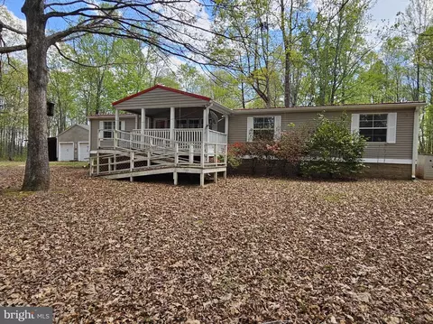 7962 Five Forks Rd, Pamplin, VA 23958