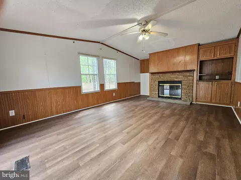 Living - 7962 Five Forks Rd, Pamplin, VA 23958 photo 3 of 4