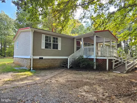 Exterior - 7962 Five Forks Rd, Pamplin, VA 23958 photo 3 of 8