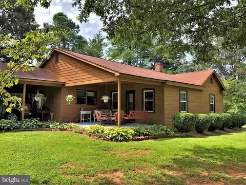 2461 Sugartree Church Rd, Danville, VA 24541