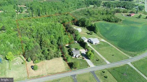 6329 Blue Ridge Dr, Hurt, VA 24563