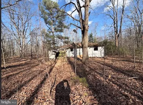 18441 Old Richmond Rd, Keeling, VA 24566