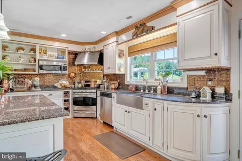 Kitchen - 2170 Lone Ivy Rd, Stuart, VA 24171 photo 4 of 8
