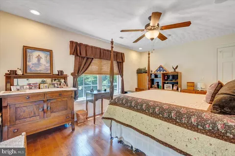 Bedroom - 2170 Lone Ivy Rd, Stuart, VA 24171 photo 5 of 10