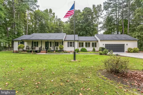 2808 Deer Run Dr, Petersburg, VA 23801