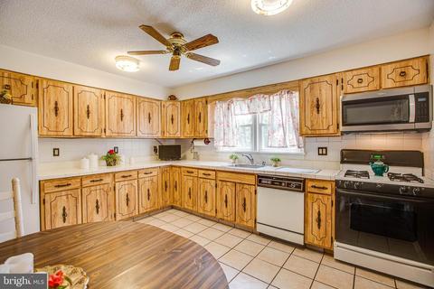 4035 C St, Triangle, VA 22172 photo 3