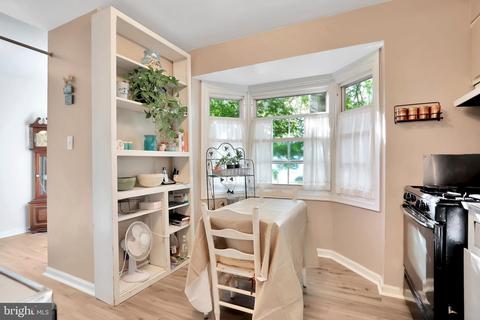 8293 Community Dr, Manassas, VA 20109 photo 4