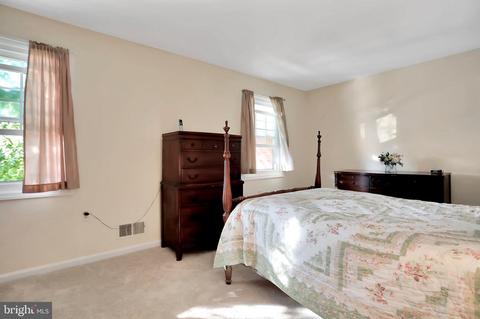 8293 Community Dr, Manassas, VA 20109 photo 15