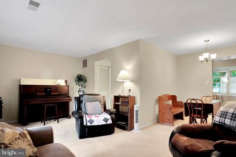 8293 Community Dr, Manassas, VA 20109 photo 13