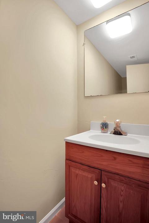 8293 Community Dr, Manassas, VA 20109 photo 14