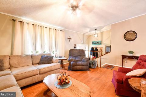 18916 Red Oak Ln, Triangle, VA 22172 photo 6