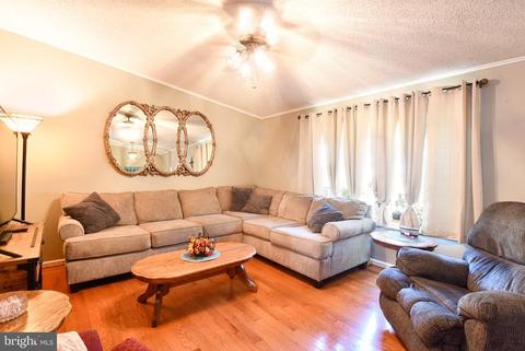18916 Red Oak Ln, Triangle, VA 22172 photo 5